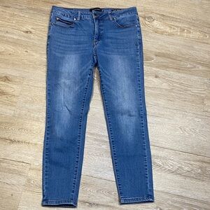 Tahari Chloe Skinny Jeans size 8